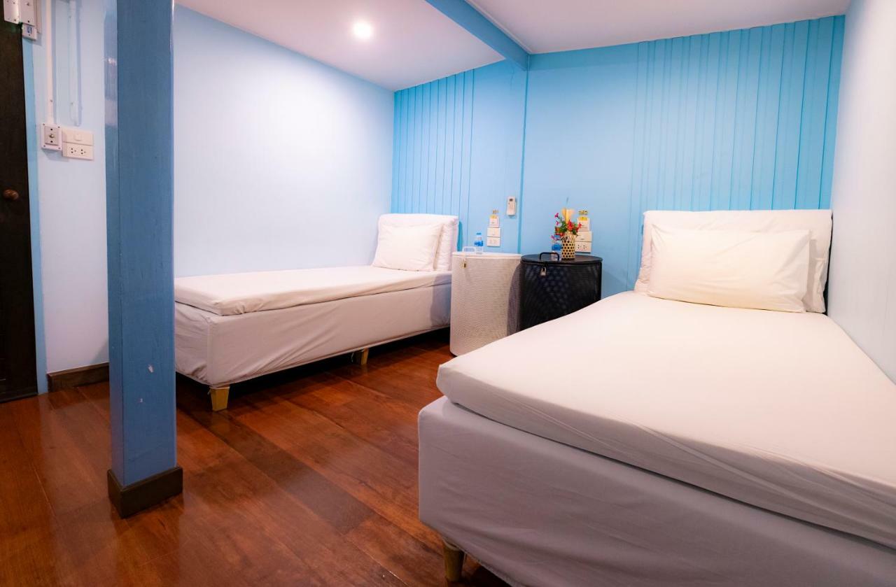 Check-In My Hostel Bangkok Ngoại thất bức ảnh